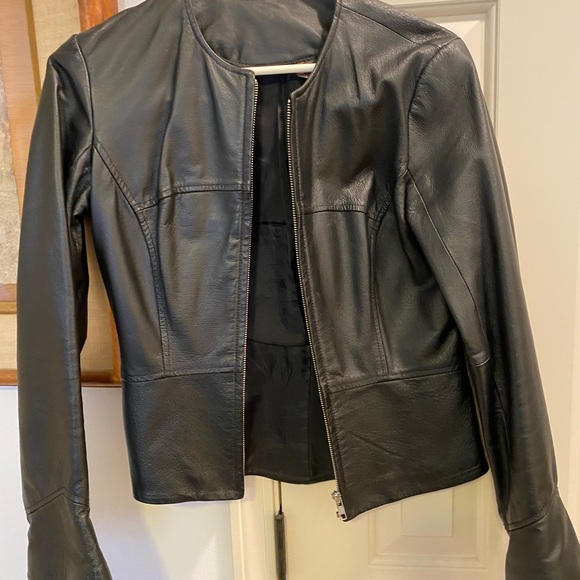 Newport News Shape FX black leather jacket - Picture 4 of 5